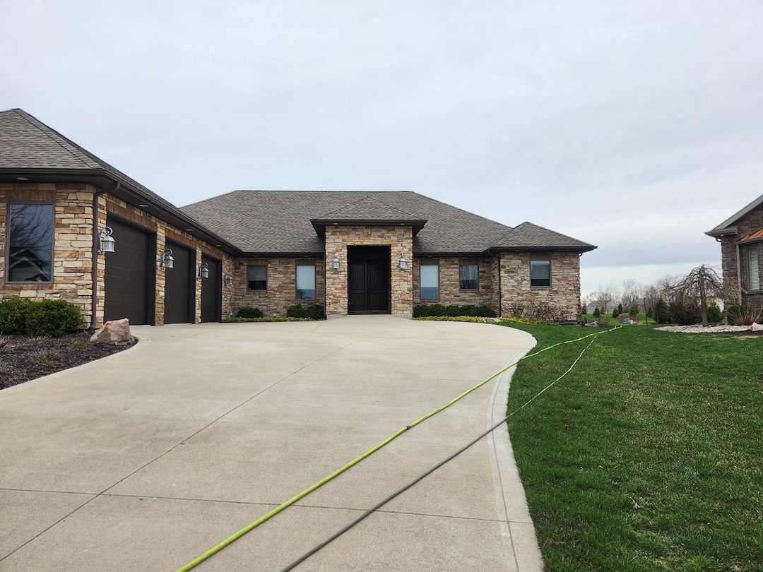 House Washing in Fort Wayne, IN – Restoring Siding the Safe Way